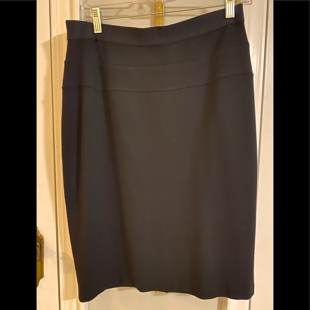 Bailey 44 black knee length knit skirt; SZ L